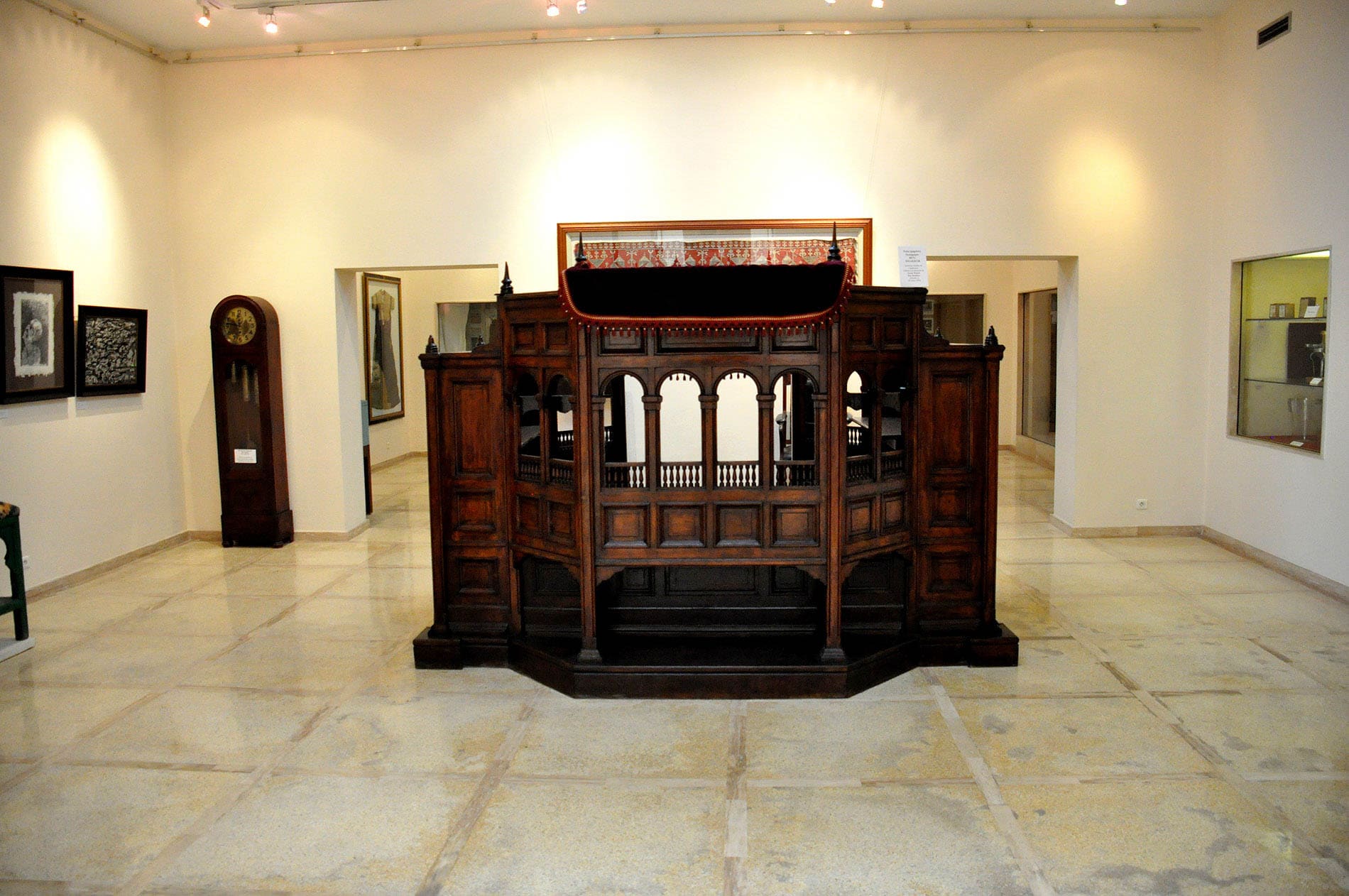 One_of_the_halls_at_the_Moroccan_Jewish_Museum_Casablanca